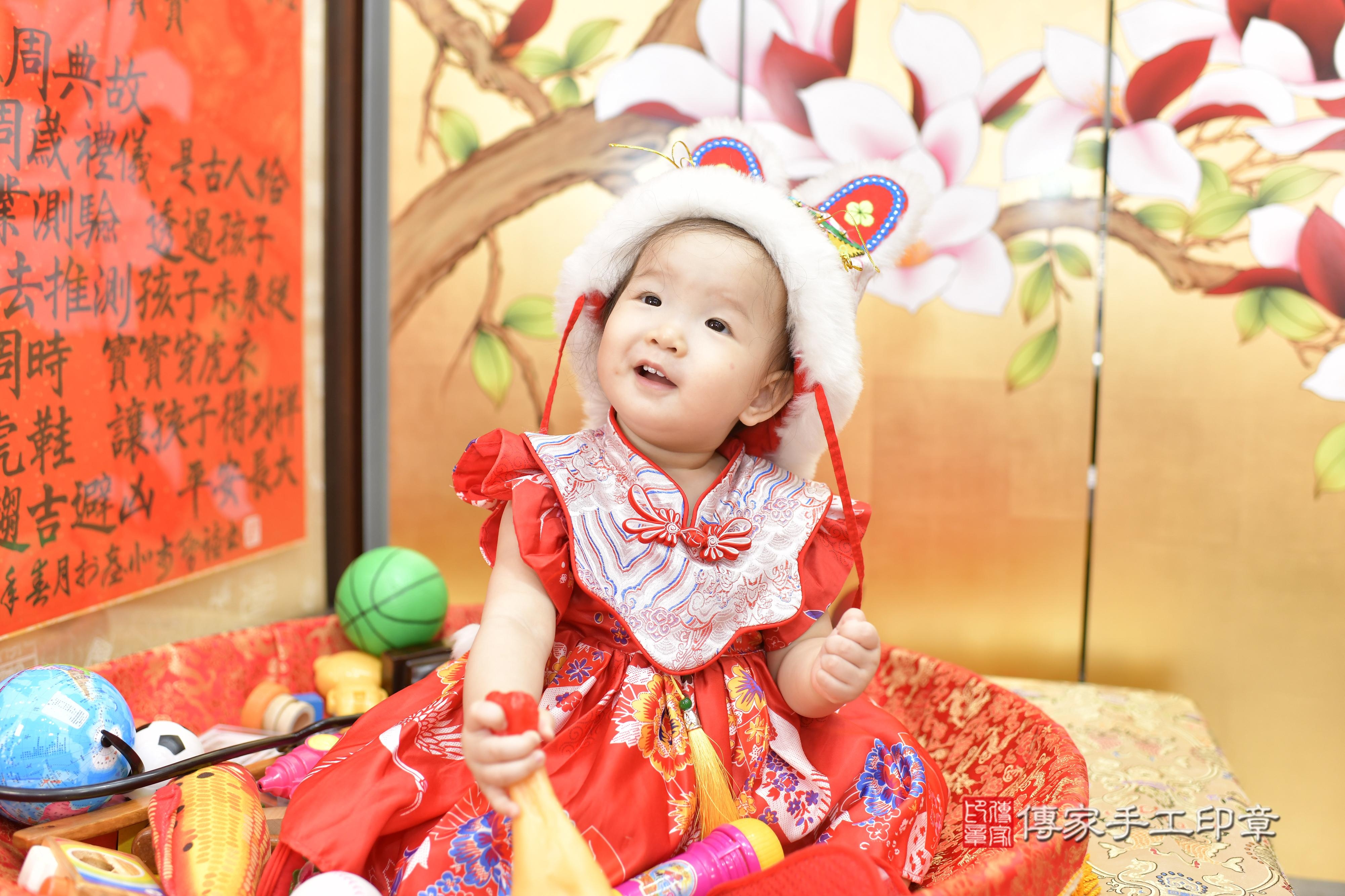 2025-09-28涵涵寶貝抓周,小孩古裝禮服照。地點:傳家「新竹店」古禮會場照片集