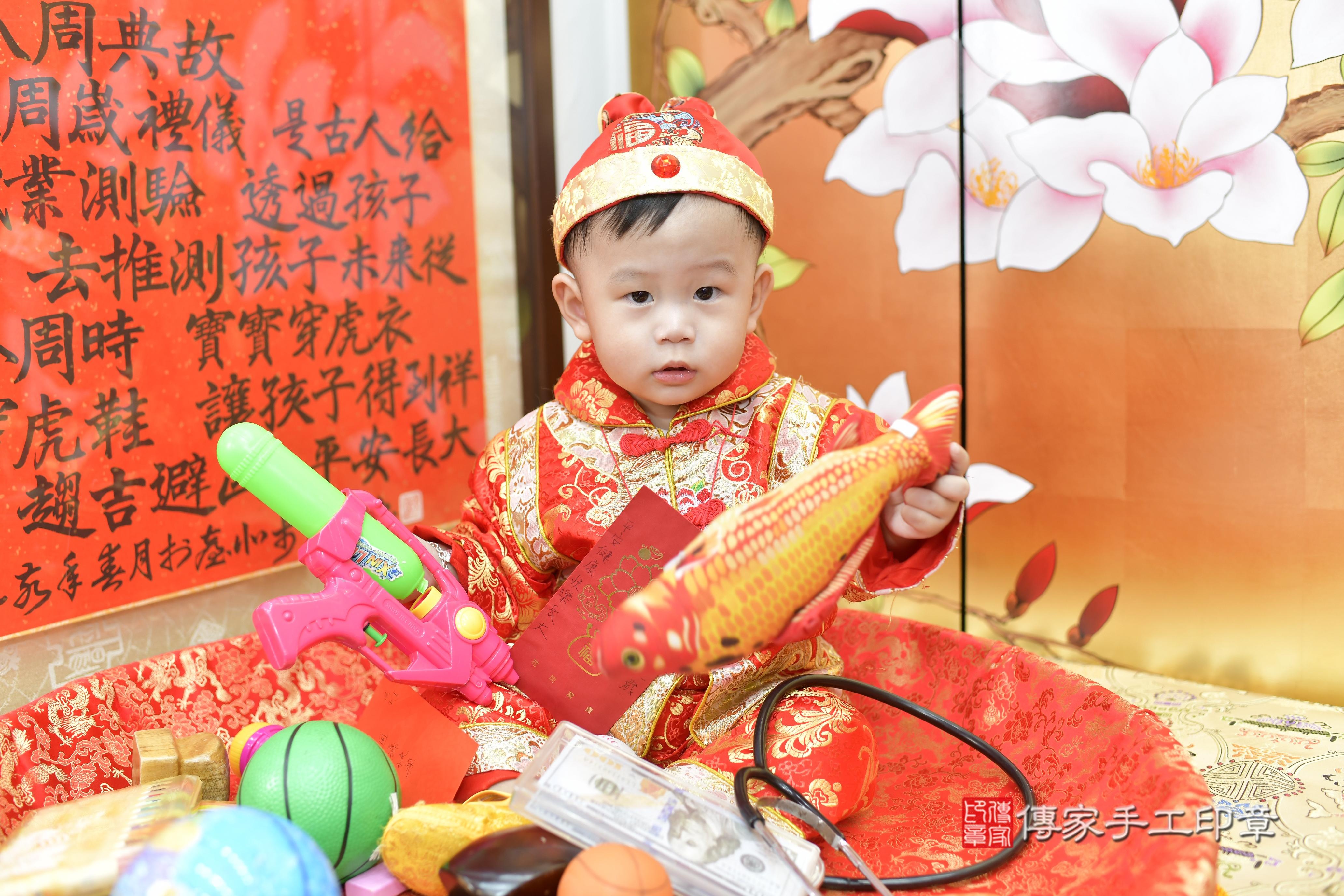 2025-09-28玎玎寶貝抓周,小孩古裝禮服照。地點:傳家「新竹店」古禮會場照片集