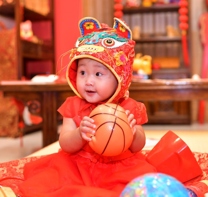 2021-08-05張寶寶，小孩禮服(女)中式古裝禮服禮照照片集