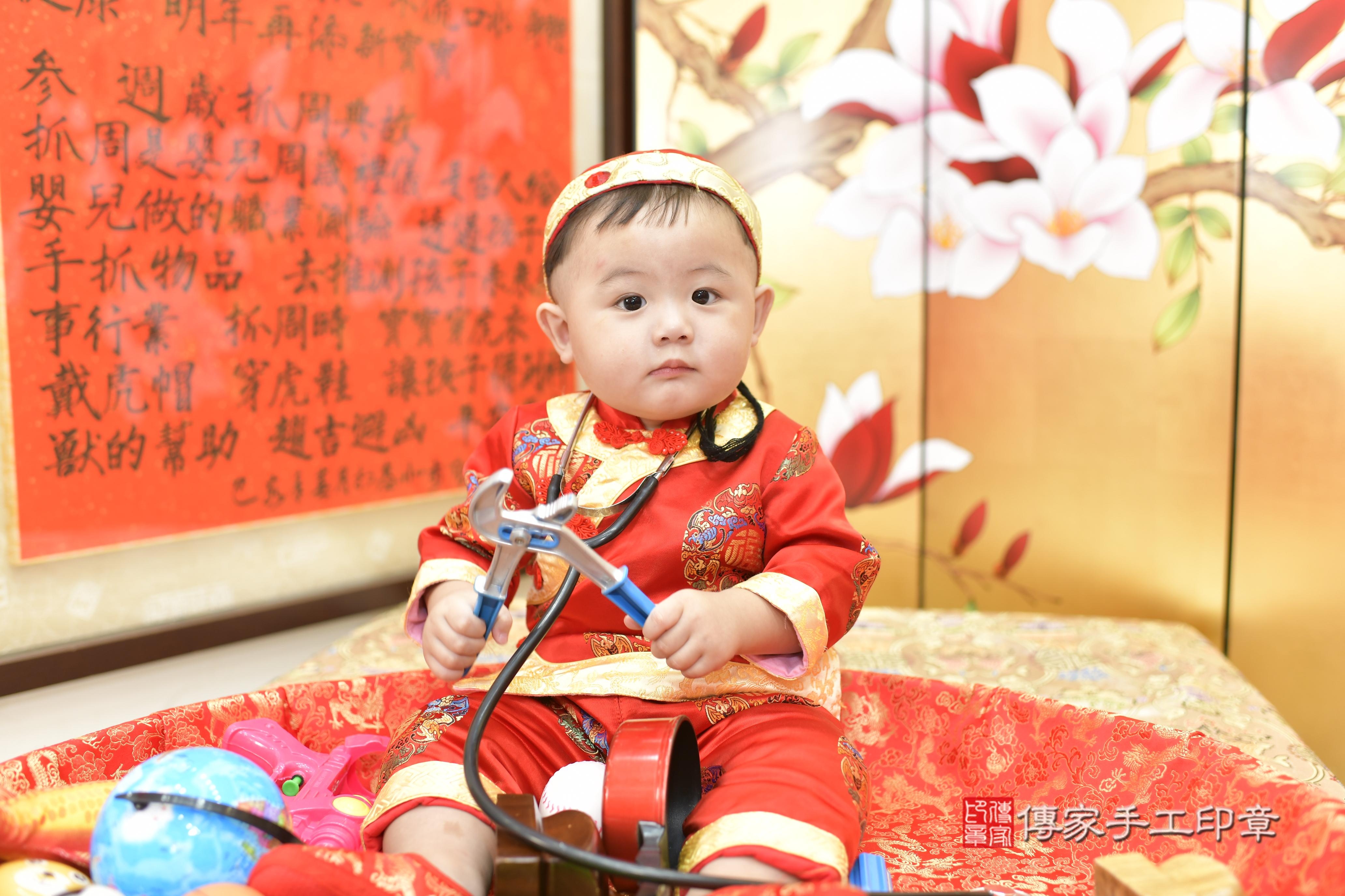 2025-09-28辰辰寶貝抓周,小孩古裝禮服照。地點:傳家「新竹店」古禮會場照片集