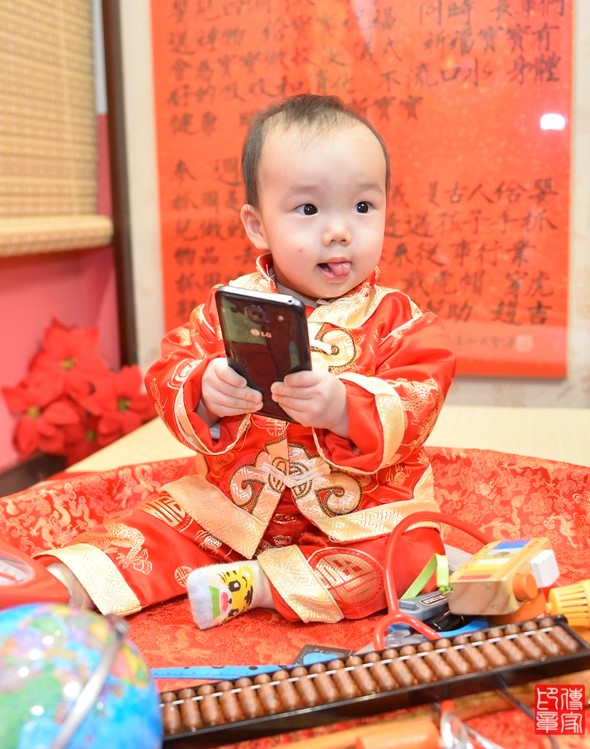 2022-03-20高寶寶，小孩禮服(男)中式古裝禮服禮照照片集