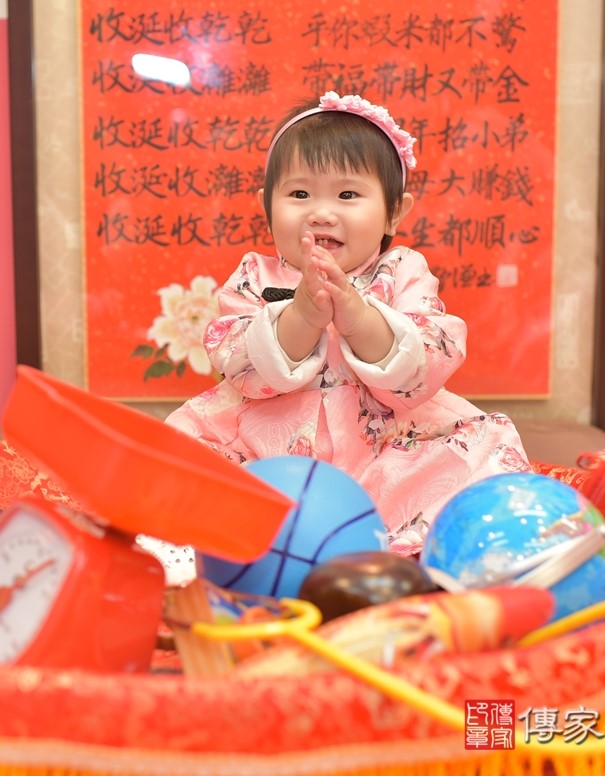 2022-02-20陳寶寶抓周,小孩古裝禮服照。地點:傳家「台中門市店」古禮會場照片集