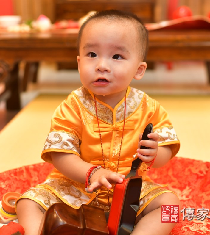 2020-08-15林寶寶，小孩禮服(男)中式古裝禮服禮照照片集