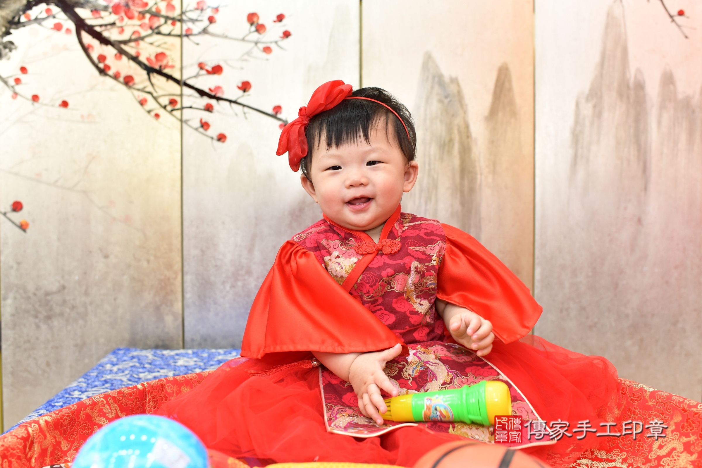 2025-06-01小頡寶寶抓周，小孩古裝禮服照。地點：傳家「新北店」古禮會場照片集