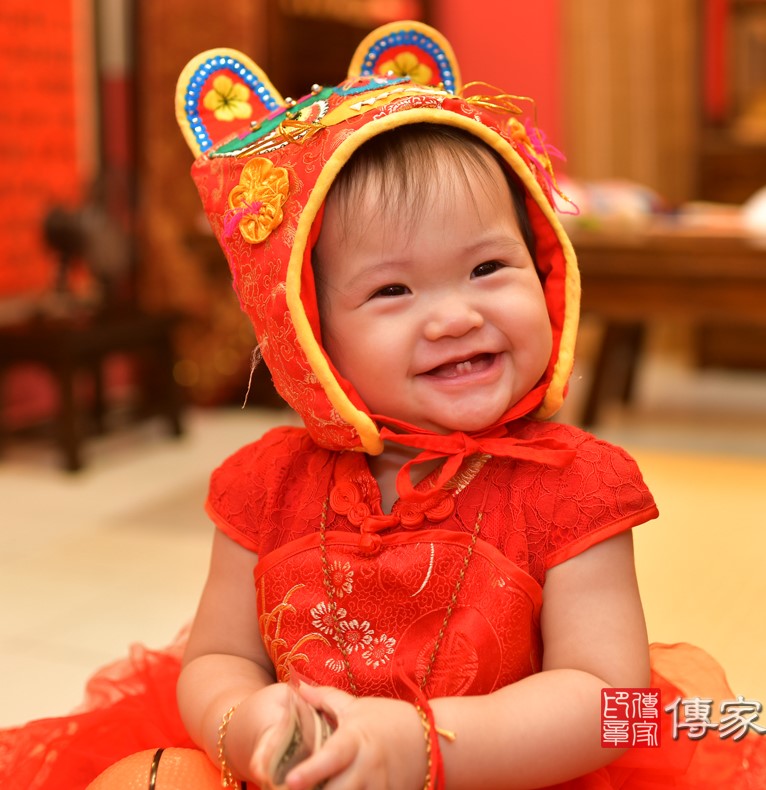 2020-08-15盧寶寶，小孩禮服(女)中式古裝禮服禮照照片集