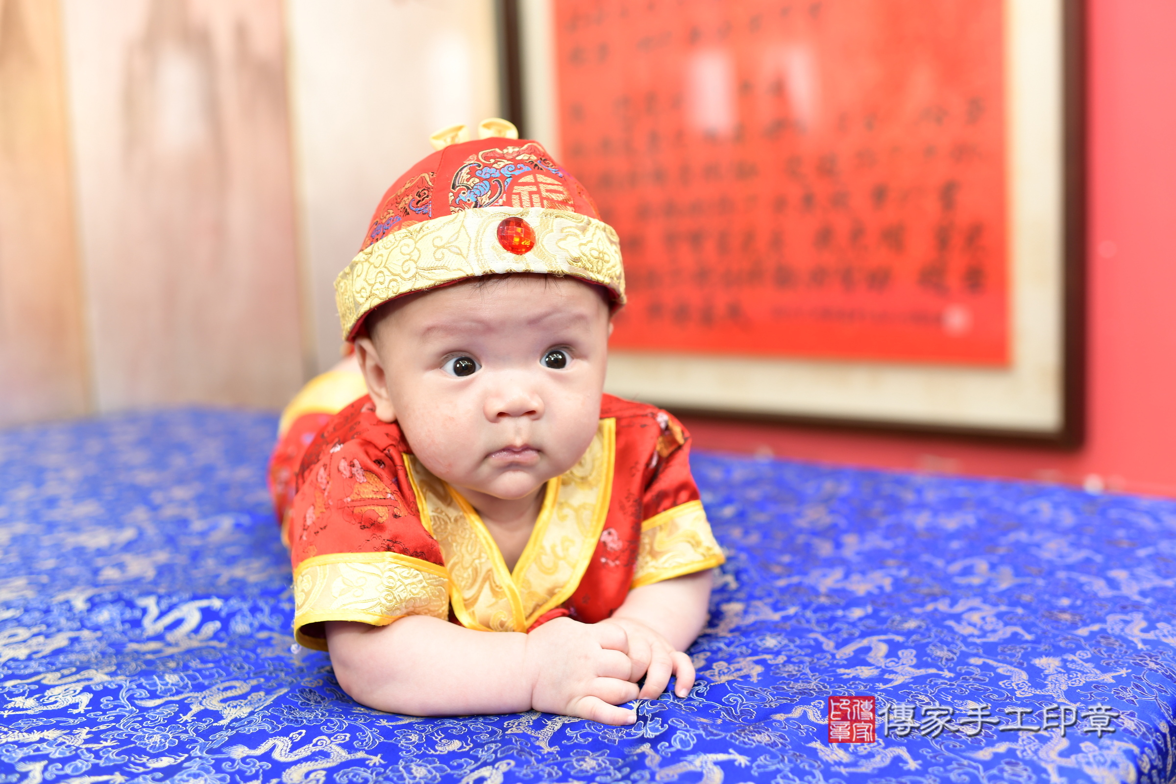 2025-06-15宸宸寶寶收涎，小孩古裝禮服照。地點：傳家「新北店」古禮會場照片集