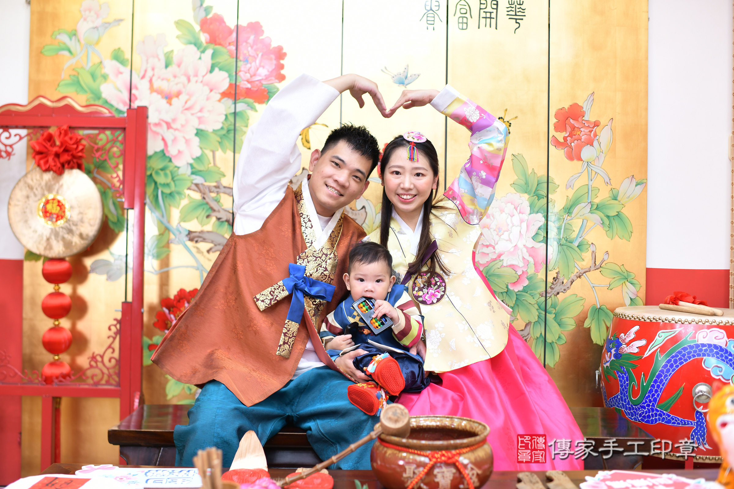 2024-08-03稀稀寶寶抓周，成人與小孩古裝禮服照。地點：傳家「台北店」古禮會場照片集