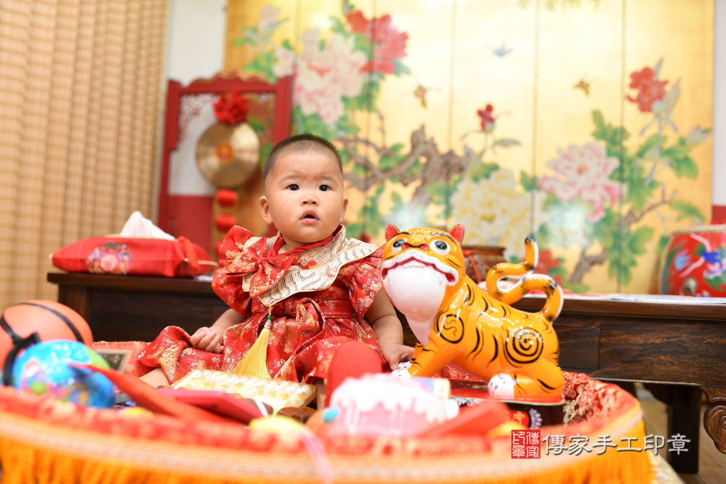 2024-09-16瑄瑄寶寶抓周，小孩古裝禮服照。地點：傳家「台北店」古禮會場照片集