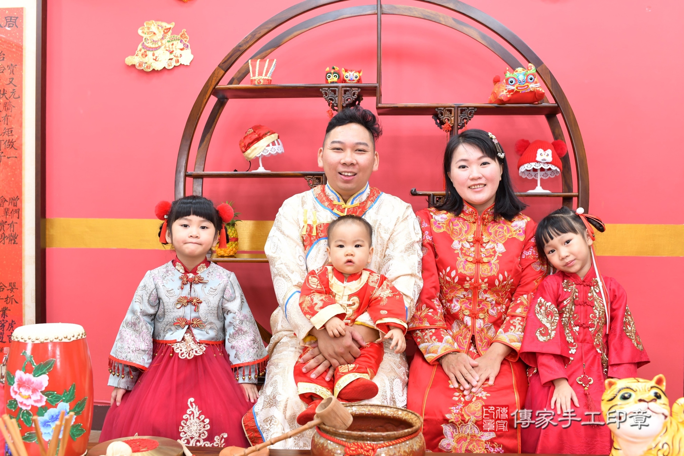 2025-06-22喆喆寶寶抓周，成人與小孩古裝禮服照。地點：傳家「新北店」古禮會場照片集