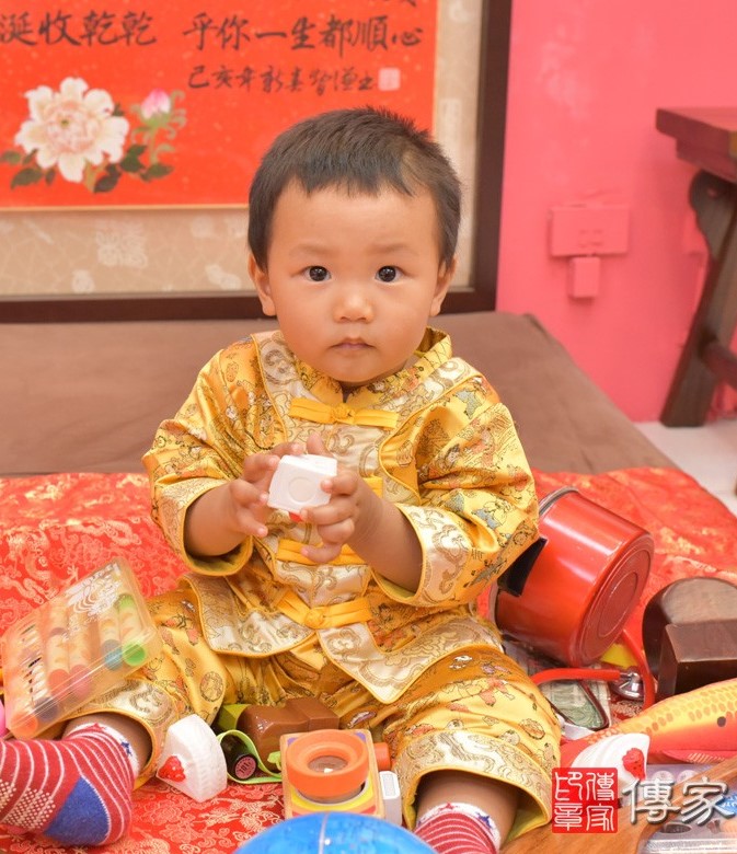 2020-12-26程寶寶，小孩禮服(男)中式古裝禮服禮照照片集
