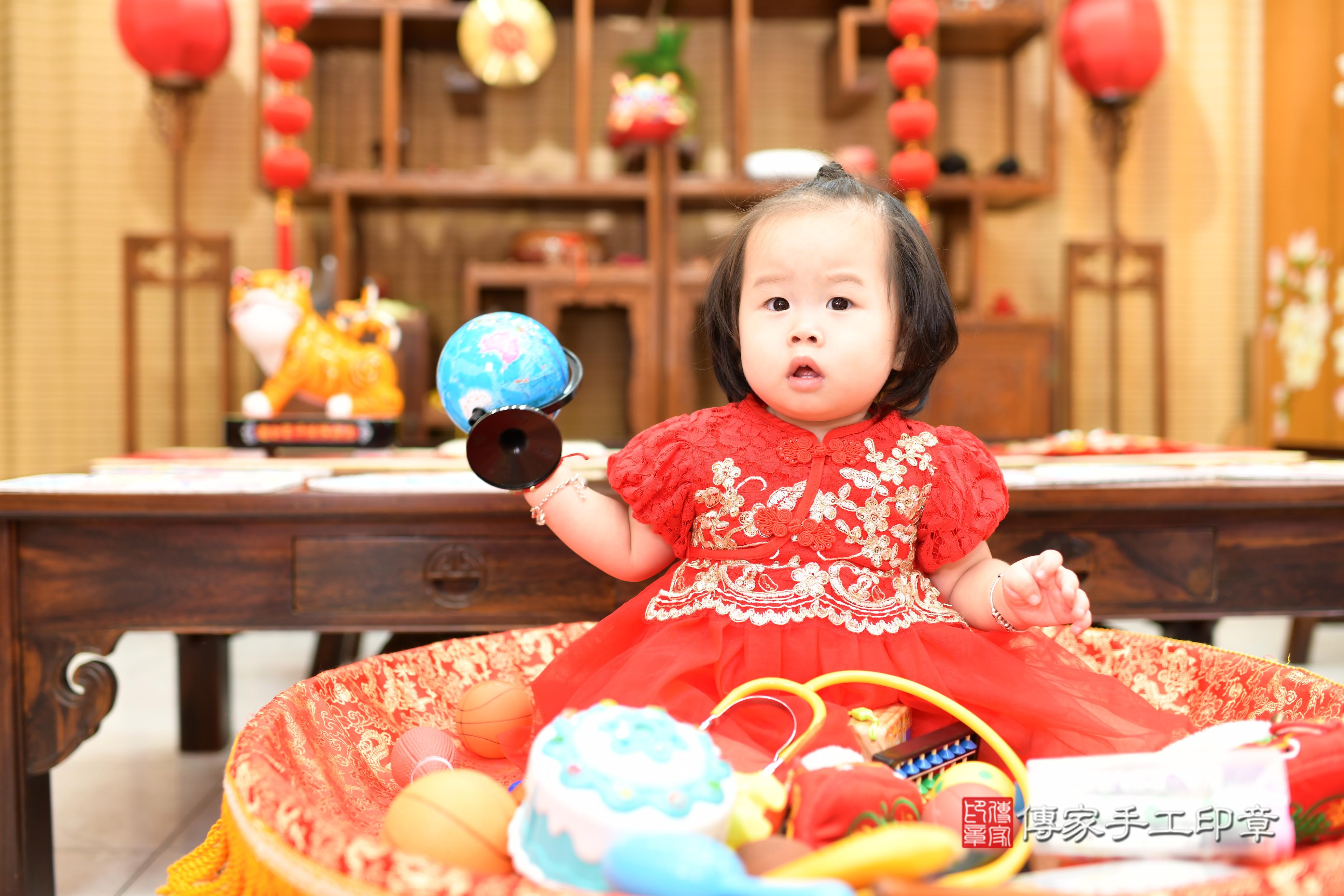 2025-07-30小妤寶貝抓周,小孩古裝禮服照。地點:傳家「台南店」古禮會場照片集
