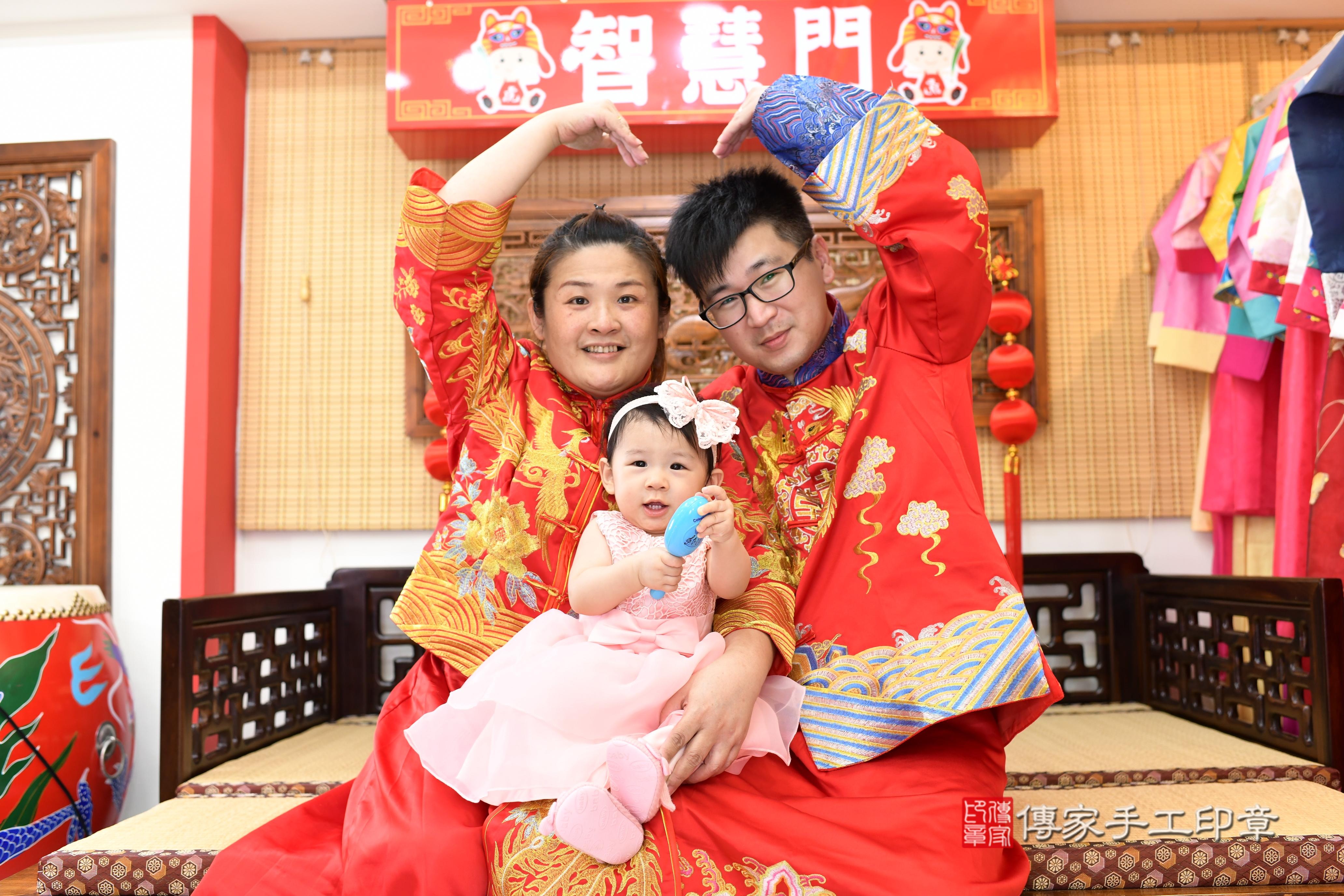 2025-07-30小語寶貝抓周,成人與小孩古裝禮服照。地點:傳家「台南店」古禮會場照片集