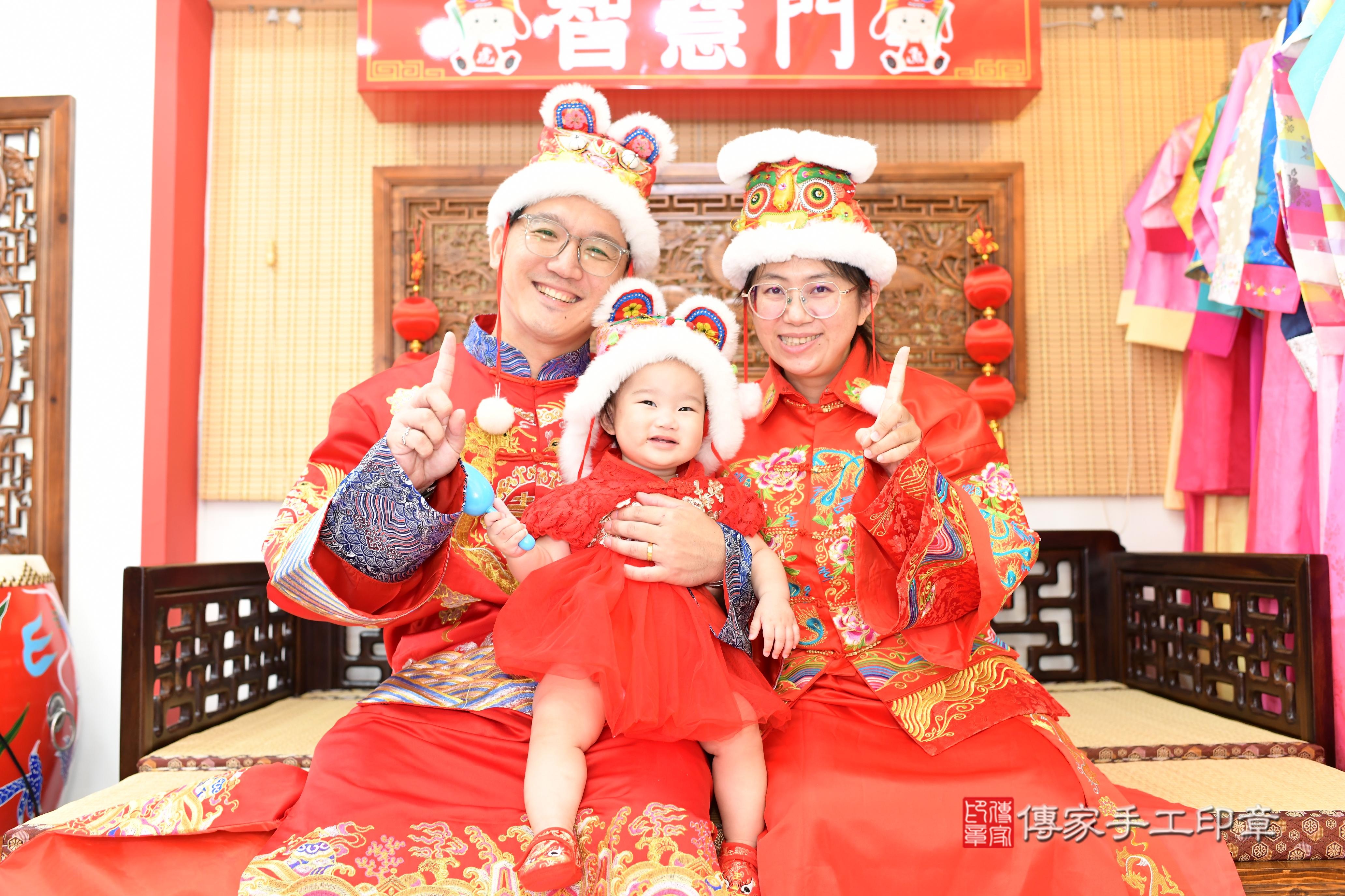 2025-07-30宣宣寶貝抓周,成人與小孩古裝禮服照。地點:傳家「台南店」古禮會場照片集