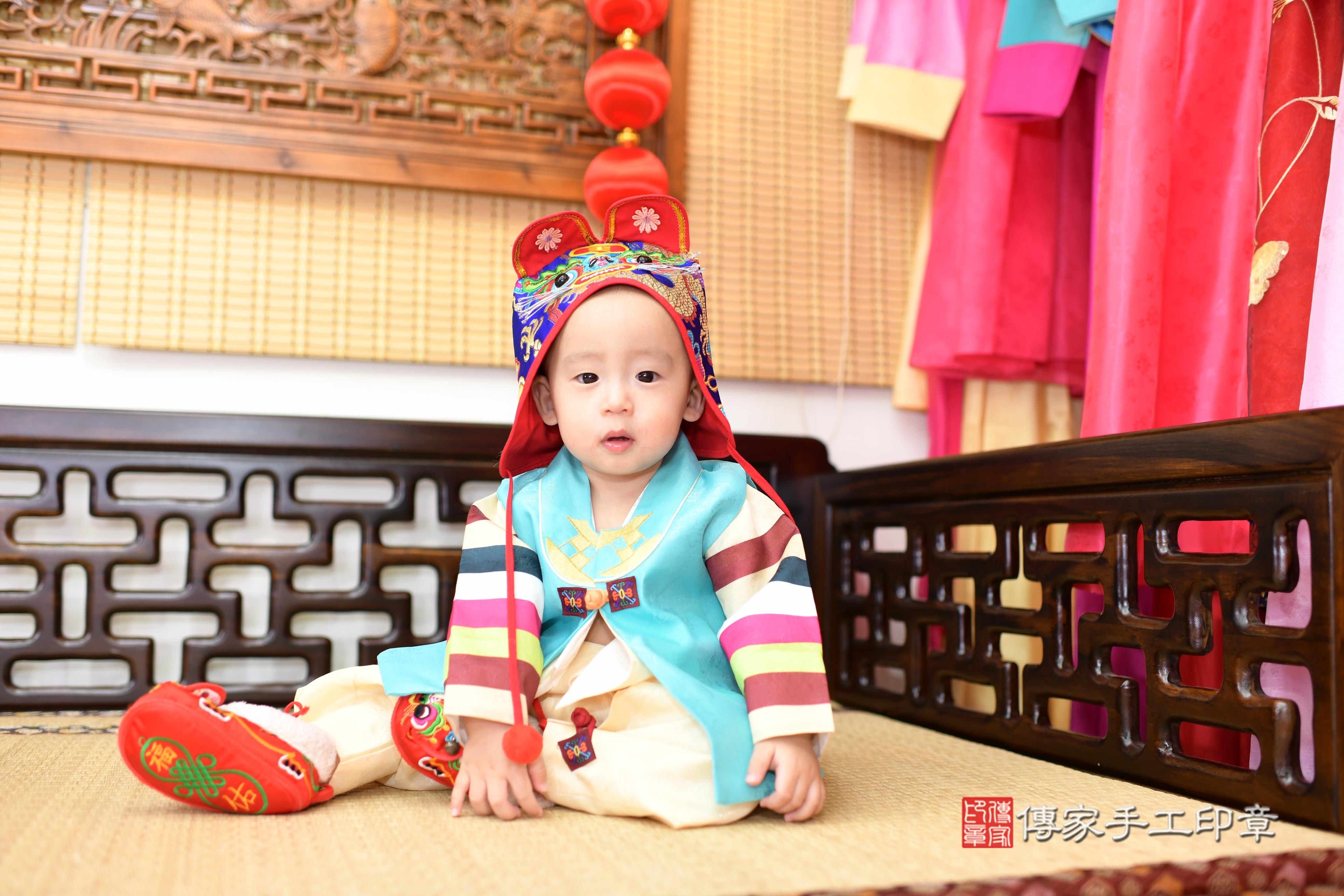 2025-07-30翔翔寶貝抓周，小孩古裝禮服照。地點：傳家「台南店」古禮會場照片集