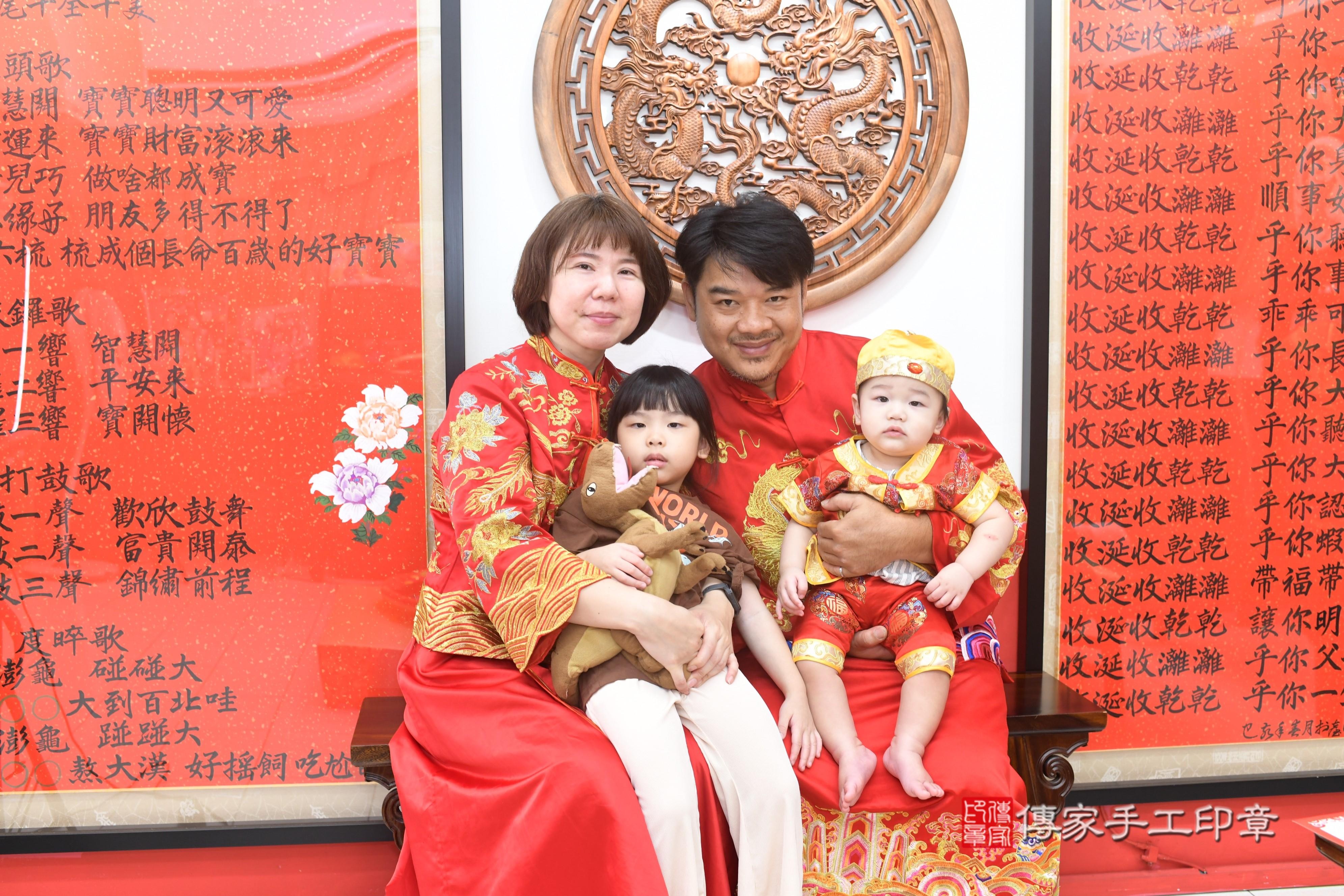 2025-07-30迪迪寶貝抓周,成人與小孩古裝禮服照。地點:傳家「高雄店」古禮會場照片集