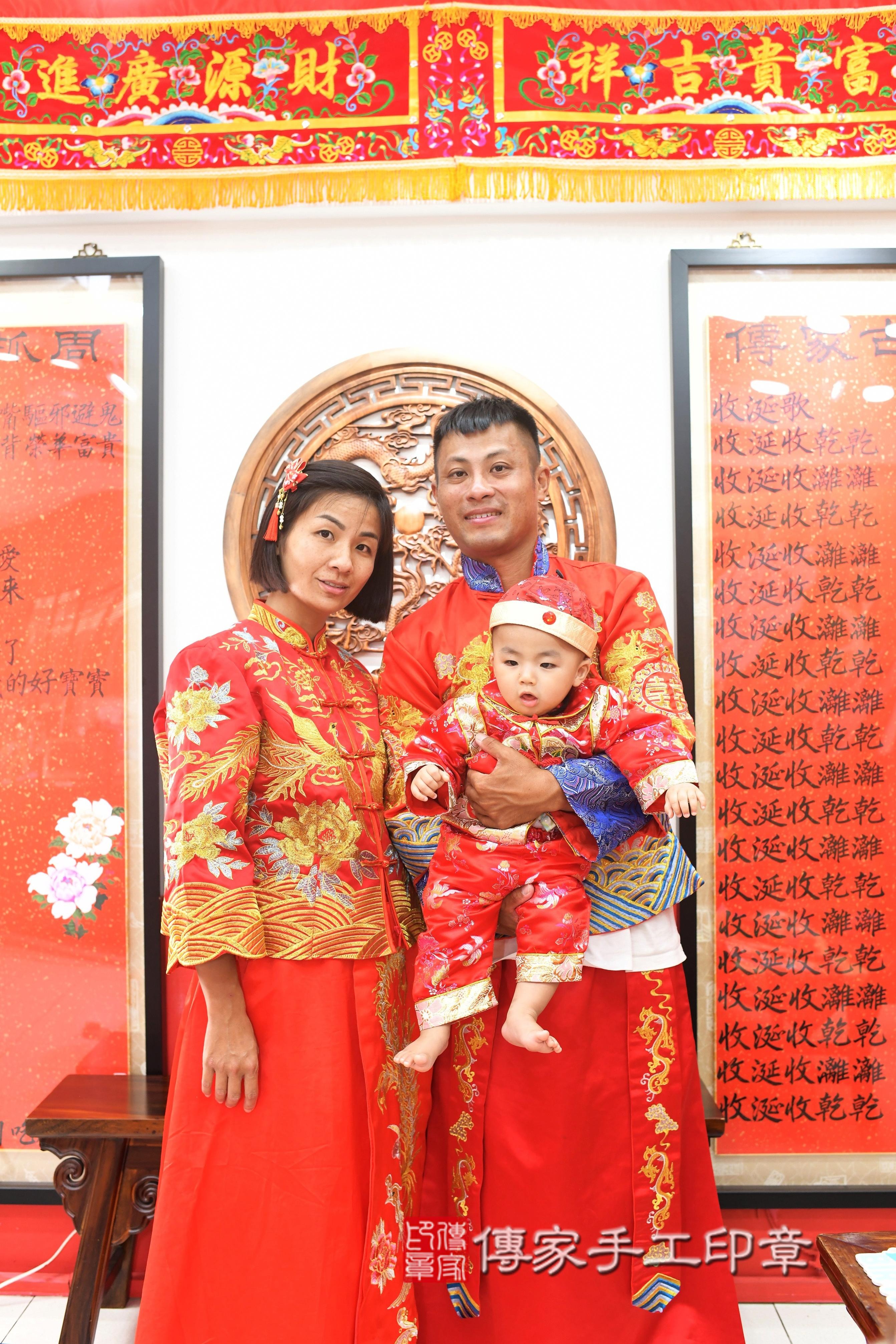2025-07-30霆霆寶貝抓周,成人與小孩古裝禮服照。地點:傳家「高雄店」古禮會場照片集