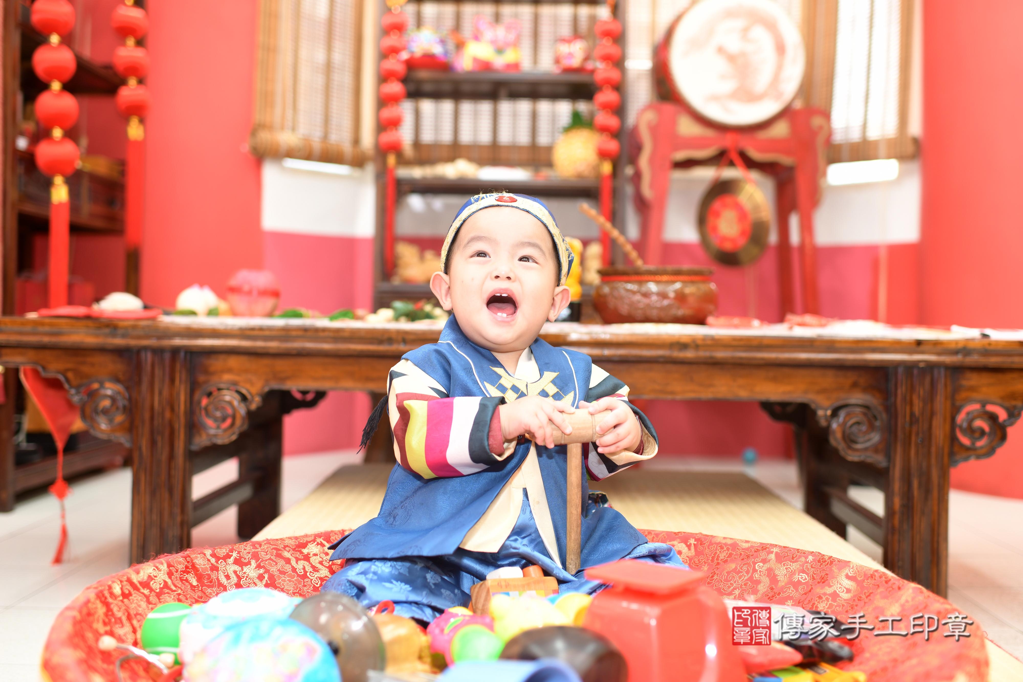 2025-07-30小憶寶貝抓周，小孩古裝禮服照。地點：傳家「高雄店」古禮會場照片集