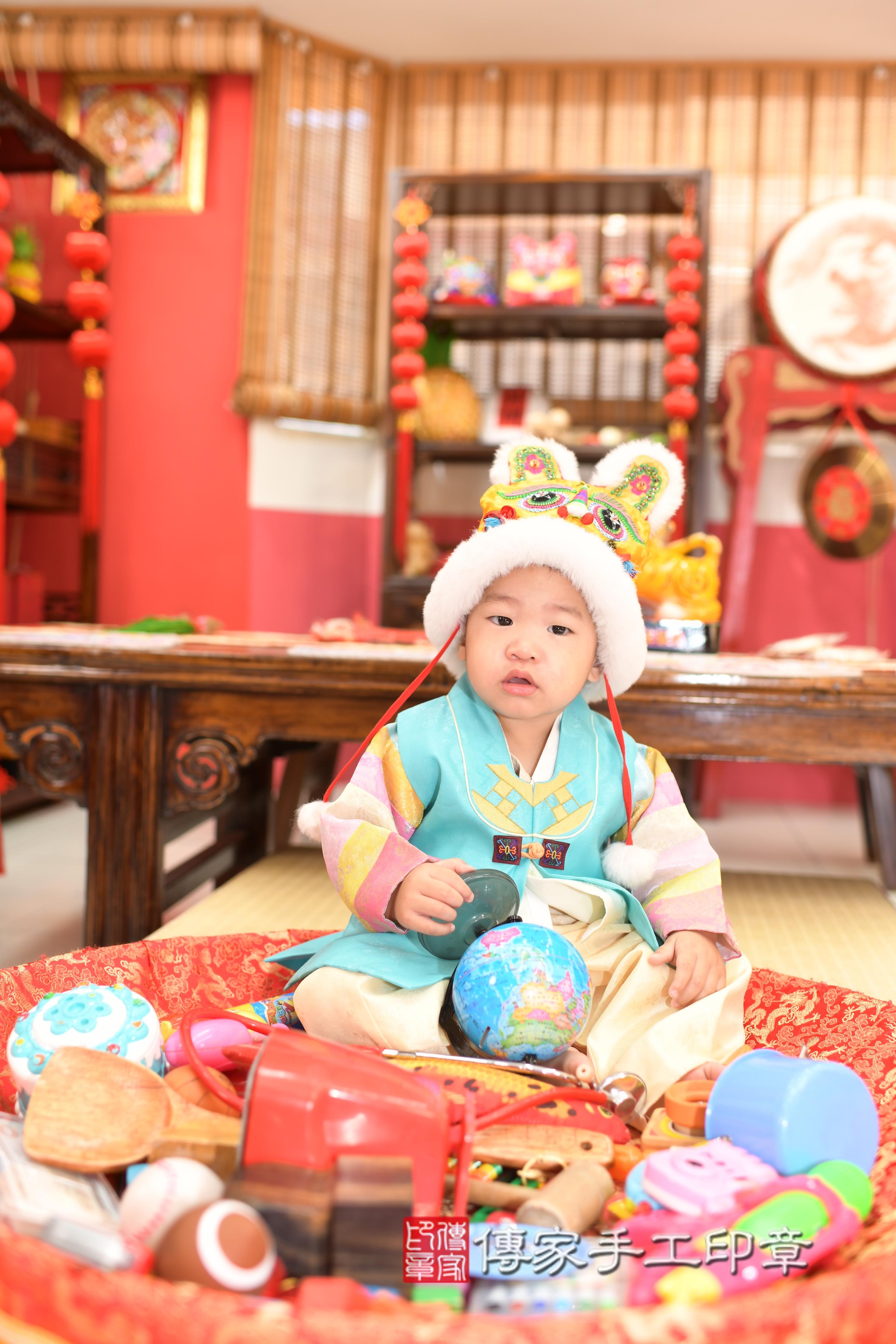 2025-07-30潤潤寶貝抓周，小孩古裝禮服照。地點：傳家「高雄店」古禮會場照片集