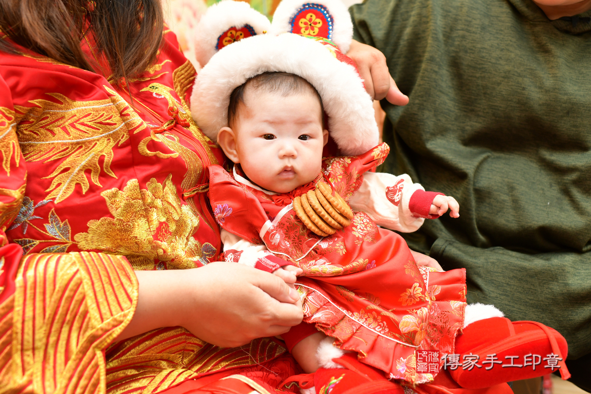 2024-03-11小如如寶寶收涎，小孩古裝禮服照。地點：傳家「台北店」古禮會場照片集