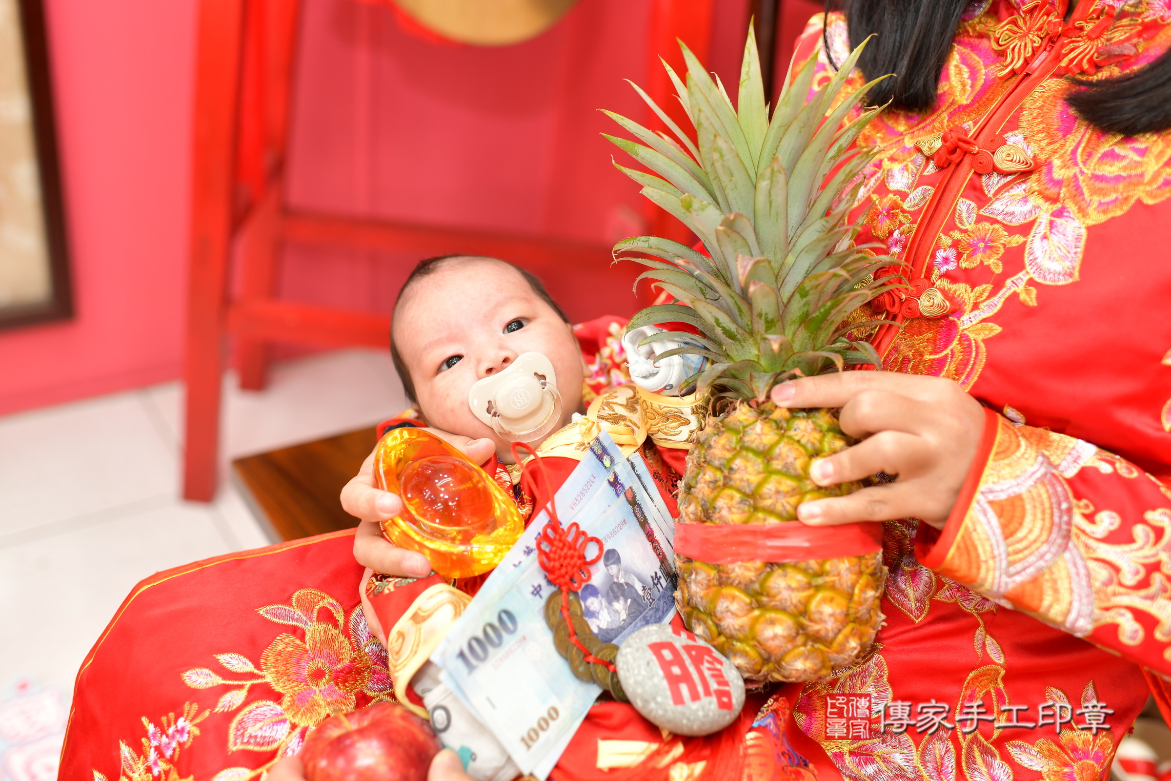 2025-01-06小滐寶寶剃頭，小孩古裝禮服照。地點：傳家「台中店」古禮會場照片集