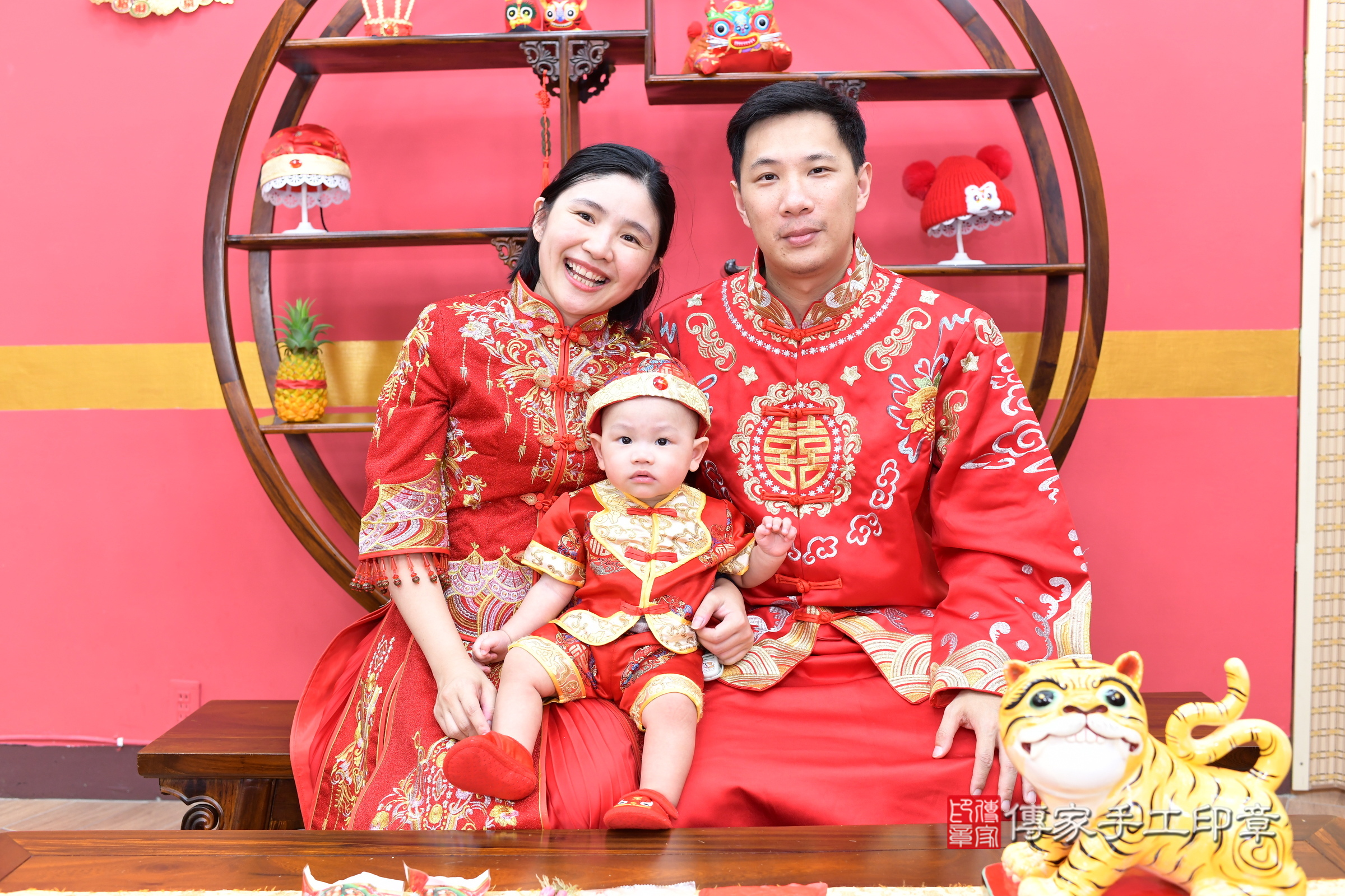 2025-06-28凡凡寶寶抓周，成人與小孩古裝禮服照。地點：傳家「新北店」古禮會場照片集