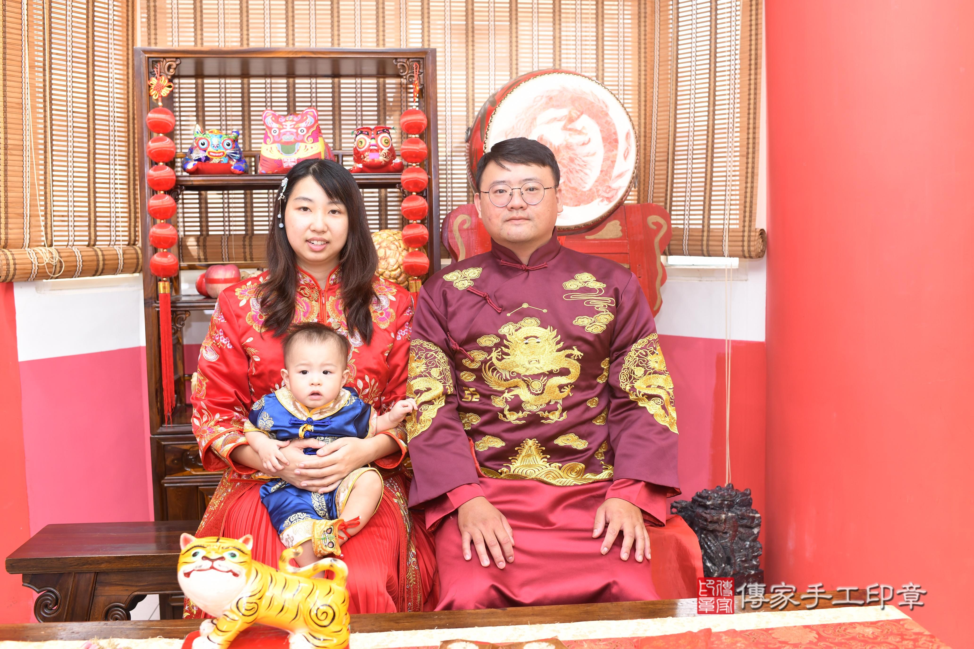 2025-07-31樂樂寶貝抓周,成人與小孩古裝禮服照。地點:傳家「高雄店」古禮會場照片集