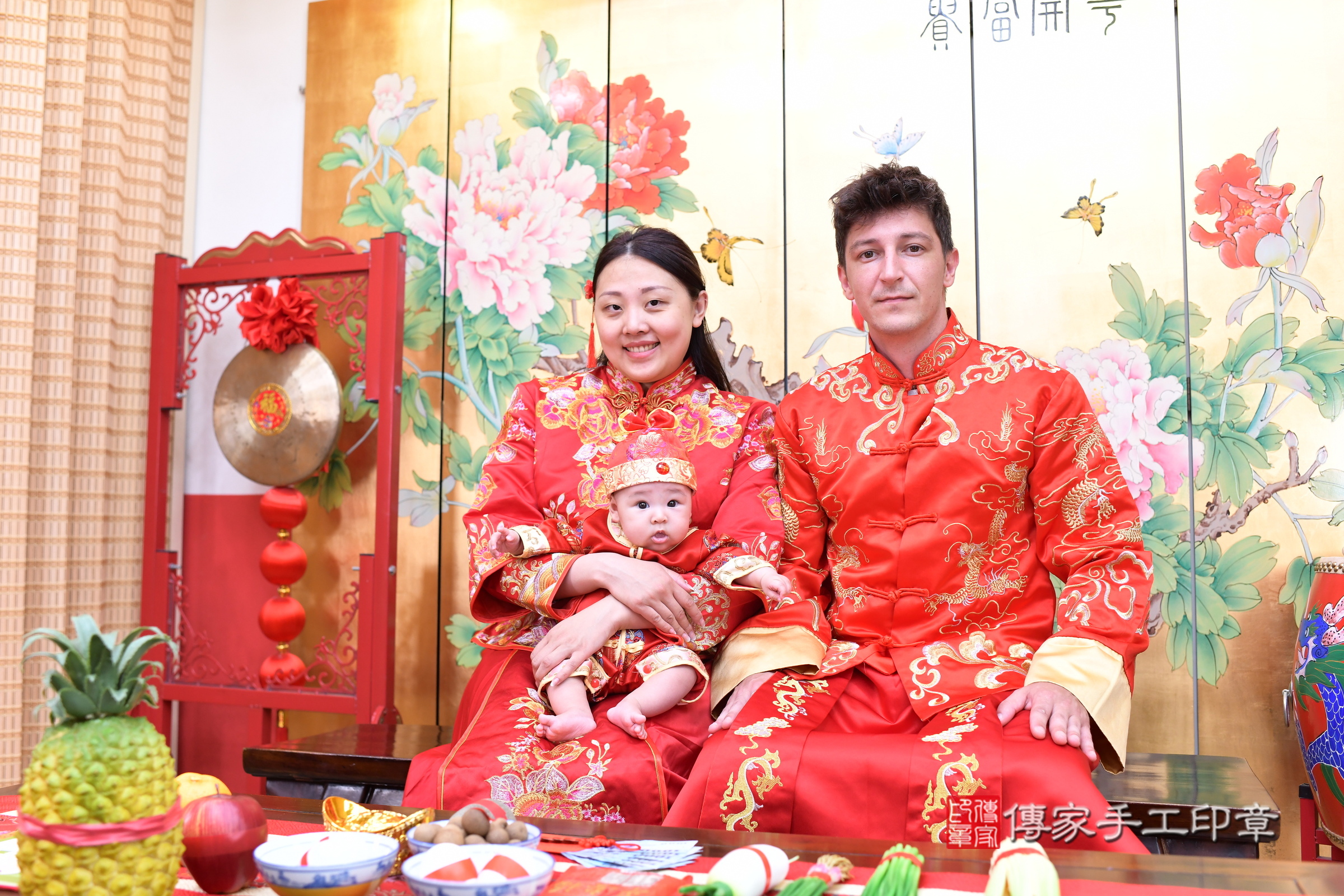 2025-05-09宸宸寶寶剃頭，成人與小孩古裝禮服照。地點：傳家「台北店」古禮會場照片集