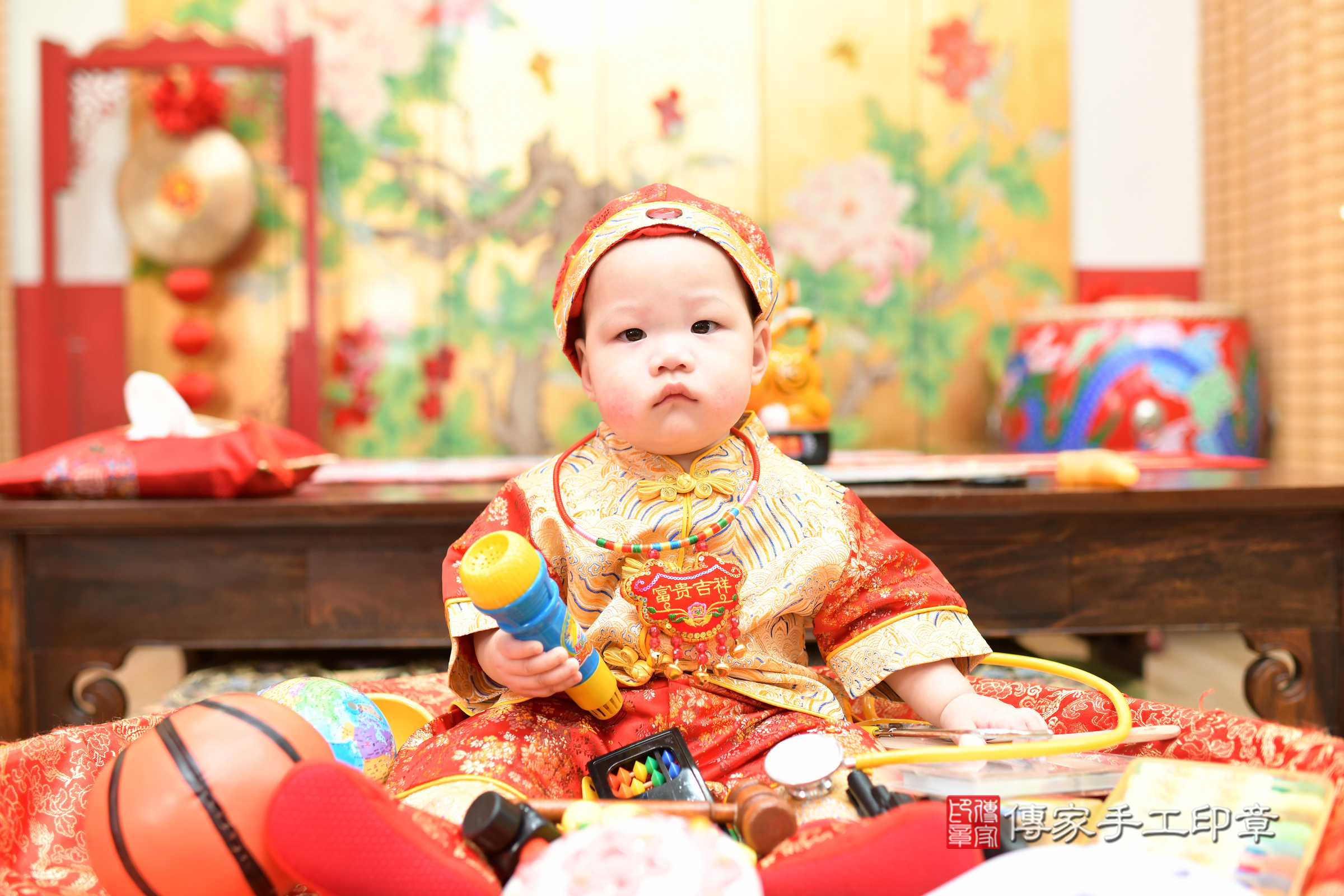 2025-05-15小瑔寶寶抓周，小孩古裝禮服照。地點：傳家「台北店」古禮會場照片集