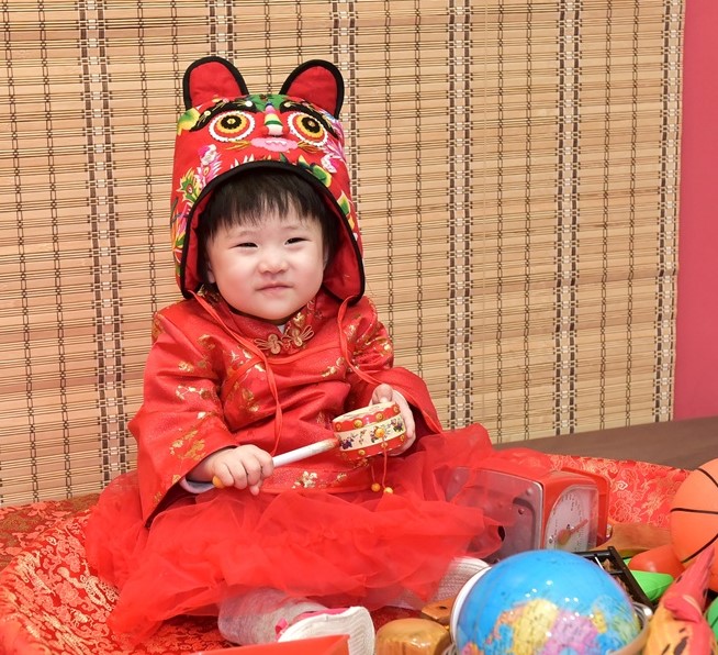 2021-02-24邱寶寶，小孩禮服(女)中式古裝禮服禮照照片集