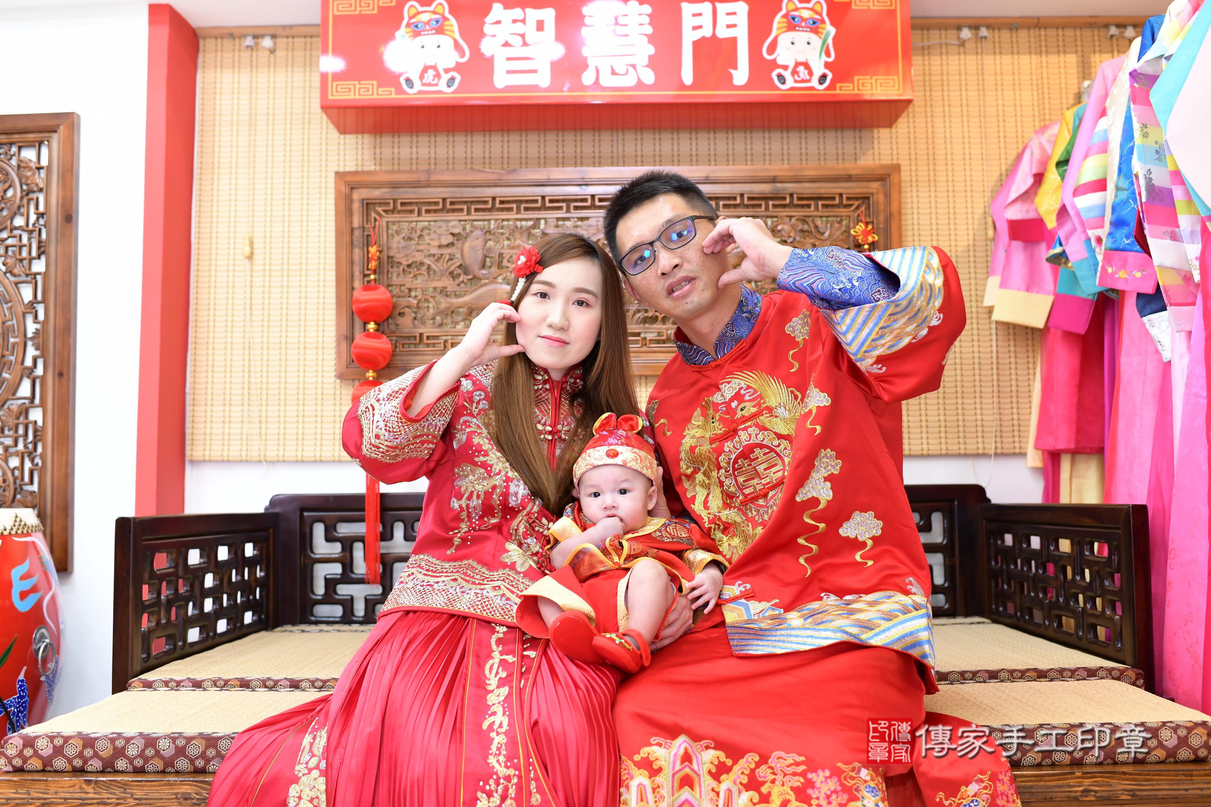 2025-08-31恩恩寶貝抓周,成人與小孩古裝禮服照。地點:傳家「台南店」古禮會場照片集