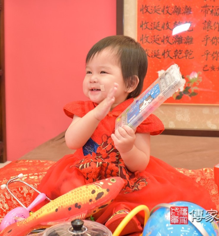 2021-02-22張寶寶，小孩禮服(女)中式古裝禮服禮照照片集