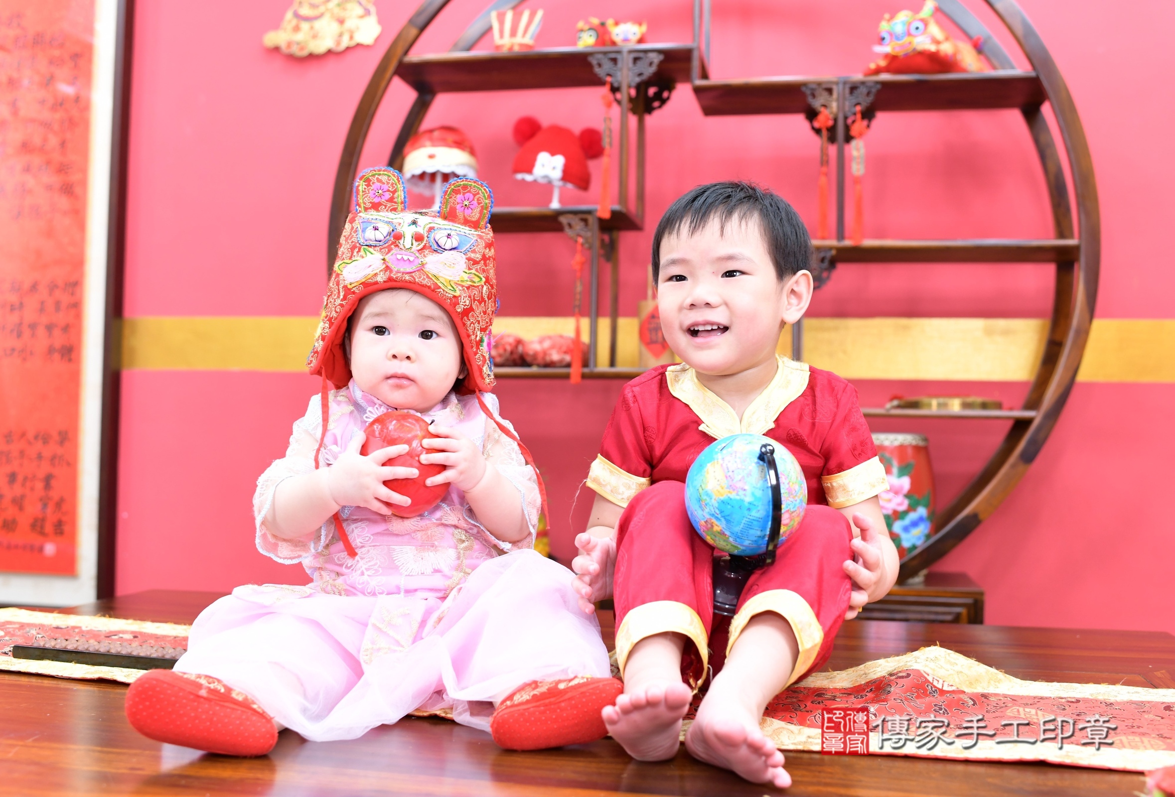 2025-08-09妍妍寶寶抓周，小孩古裝禮服照。地點：傳家「新北店」古禮會場照片集