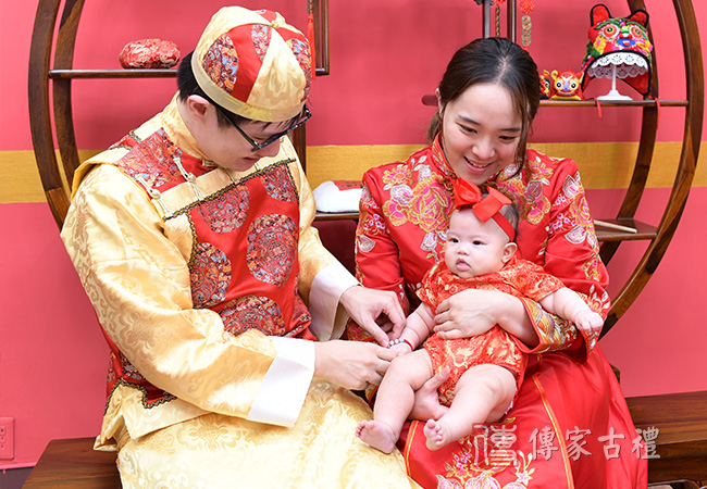 全家人一起拍大合照