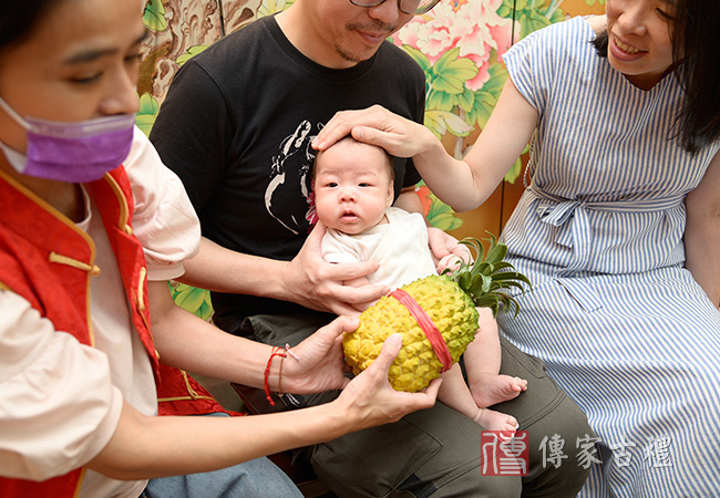 嬰兒剃頭十禮和祝福吉祥話