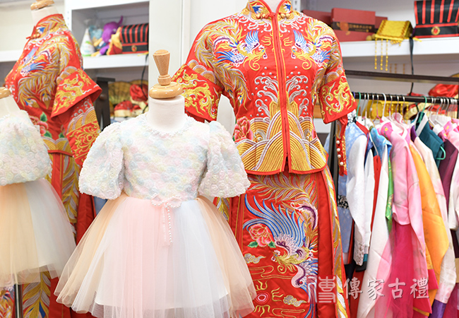 傳家古裝禮服，有很多給小寶貝穿的古裝禮服。包含：中式禮服、日式禮服、韓式禮服圖