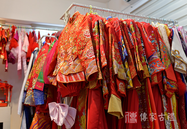 古禮會場有很多古裝禮服，包含日式禮服、韓式禮服、中式禮服圖