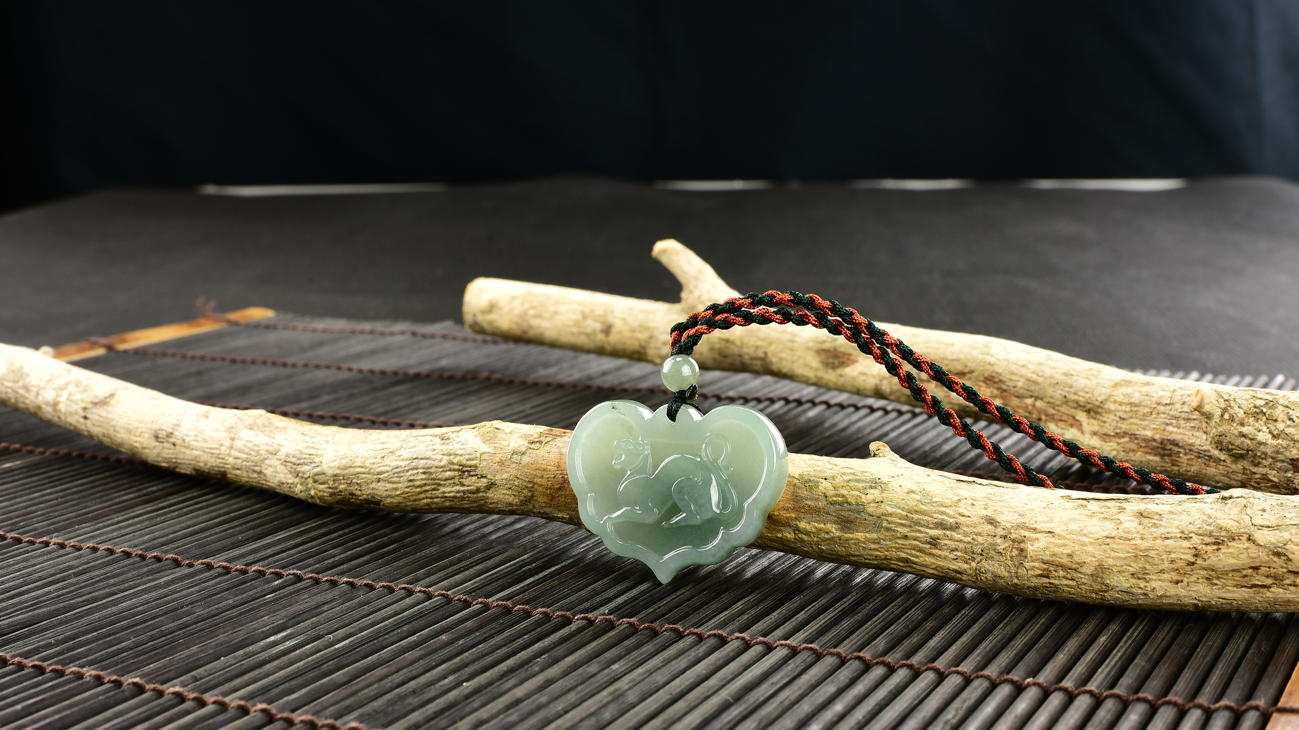 加購翡翠虎符玉珮圖