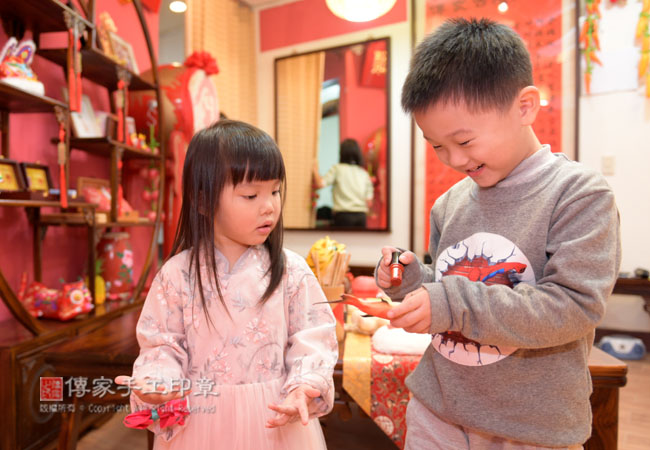 寶貝可愛寫真,哥哥和妹妹兩小無猜照