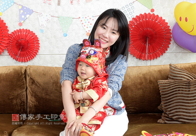 媽媽和寶貝的合照特寫，溫馨儀式紀錄