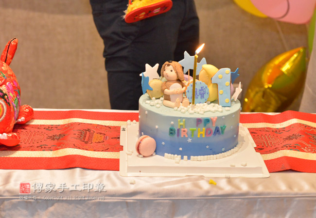 特別準備的可愛週歲生日蛋糕，重視寶貝第一年生日