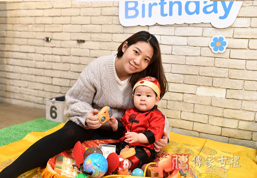 媽媽與哲佑寶寶特寫照