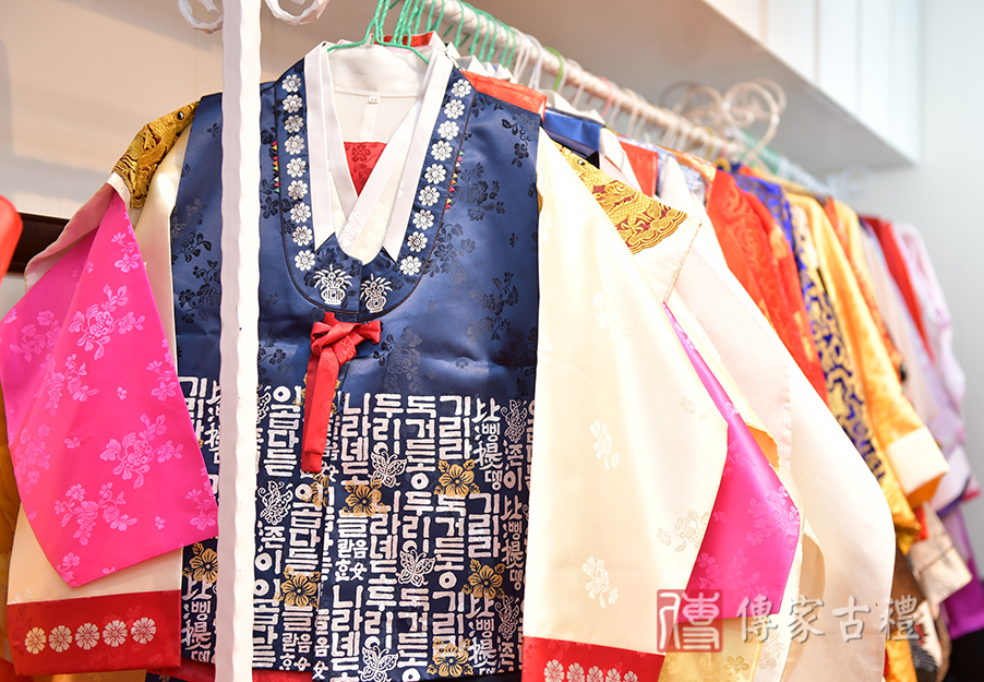 50多款韓式古裝禮服，提供挑選穿搭拍照