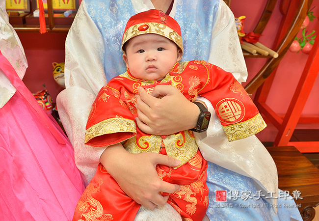 台北收涎，寶寶穿好古裝照