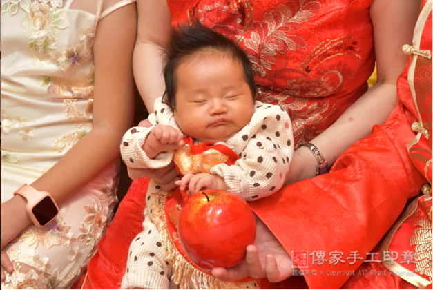 寶寶剃胎毛「蘋果」祝福儀式