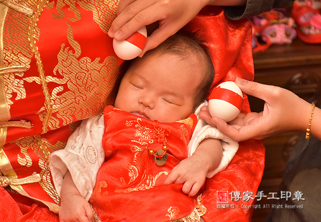 「免費」穿古裝禮服，祝福儀式及拍照