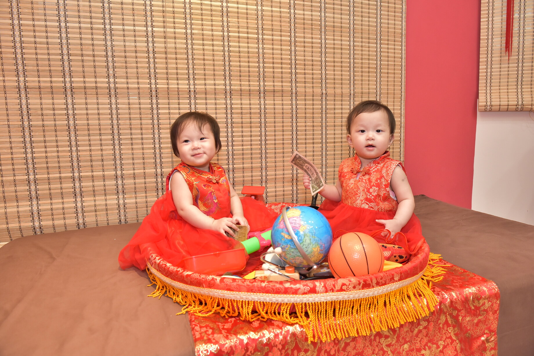 張寶寶雙胞胎抓周-中式可愛古裝禮、小孩禮服樣式.jpg