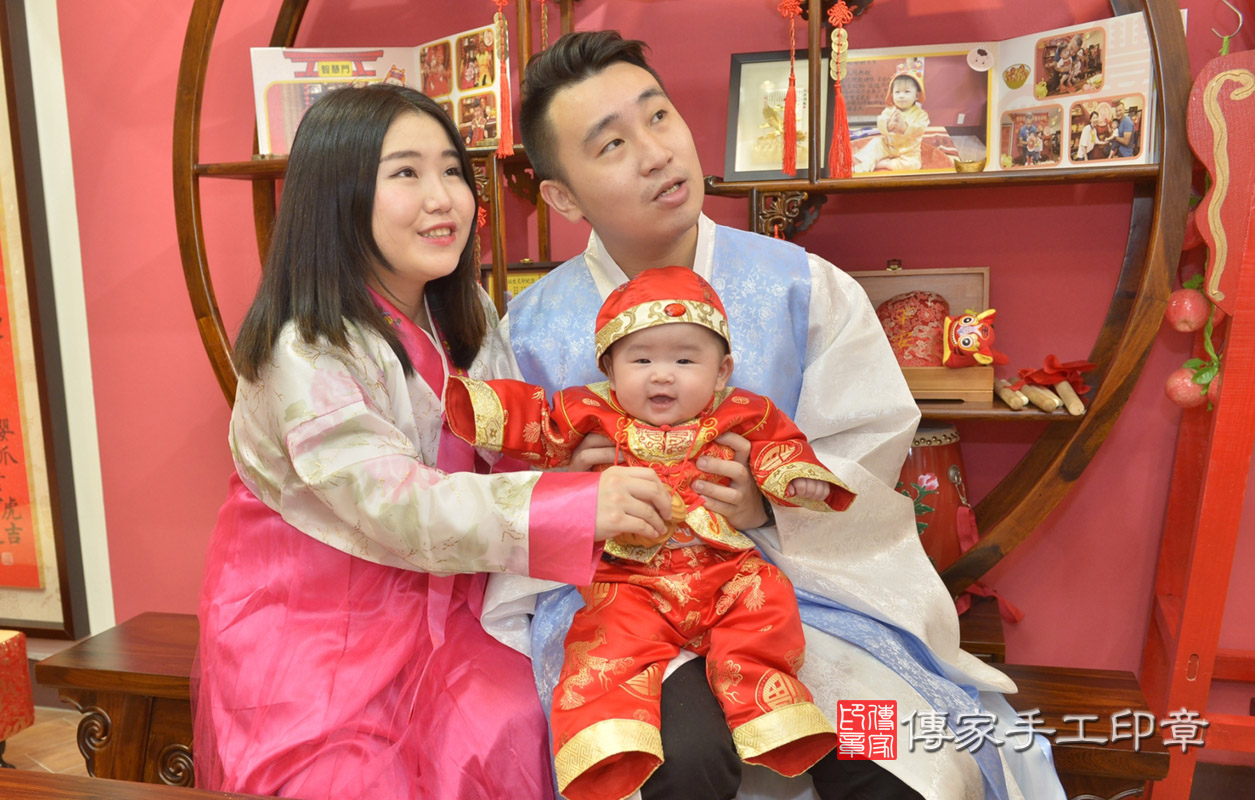 毛家寶寶收涎-2021/05/23-成人韓國風古裝禮服與小孩中國風古禮服樣式4.jpg