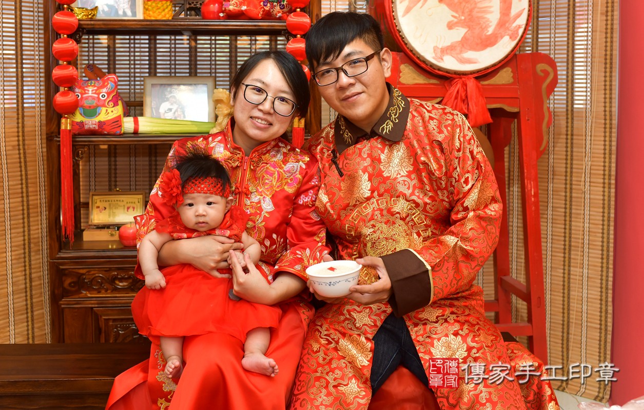 張家寶寶收涎-2020/07/12-成人中國風古裝禮服與小孩中國風古禮服樣式3.jpg