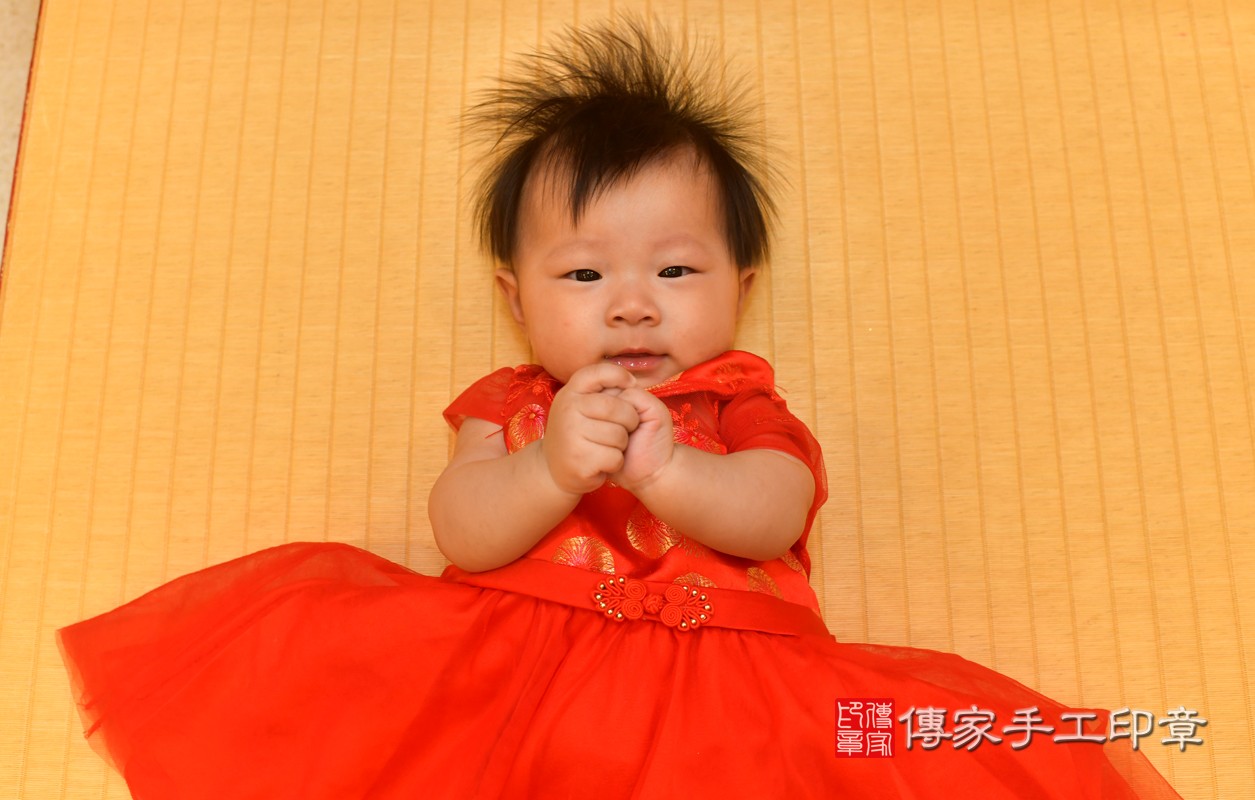 張寶寶收涎-2020/07/12-中式小孩禮服樣式2.jpg
