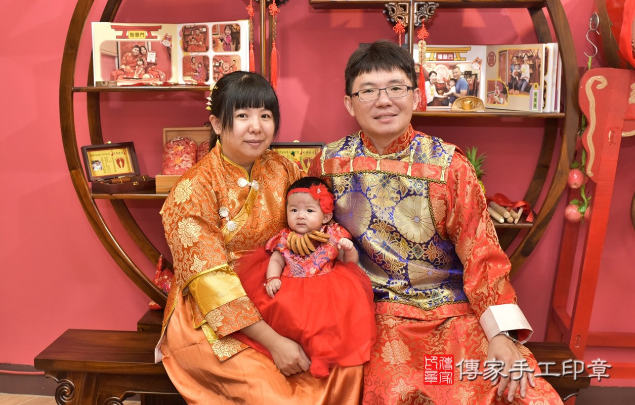 陳家寶寶收涎-2021/06/14-成人中國風古裝禮服與小孩中國風古禮服樣式5.jpg